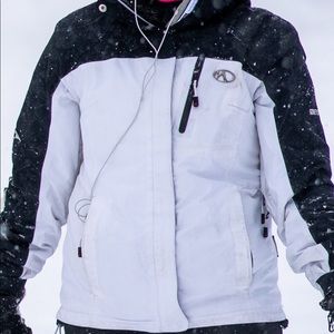 MARKET white ski jacket